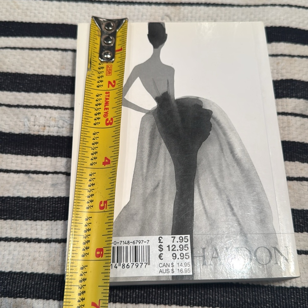 COPY - Phaidon The Fashion Book with Pink Cover - Picture 5 of 8